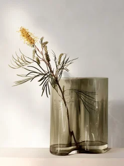 Aer Vase, 33, Smoke