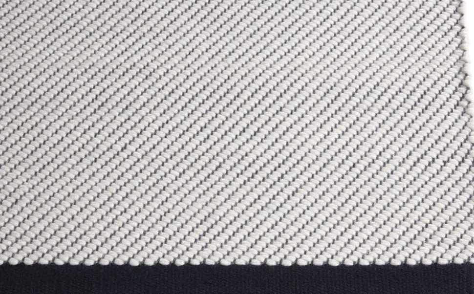 Bias Rug Tint-140 x 200-Black tint