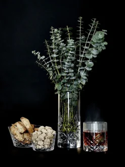 Crispy Love vase 1