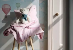 Daisy Sengetøj Baby 70x100 cm pink/rød