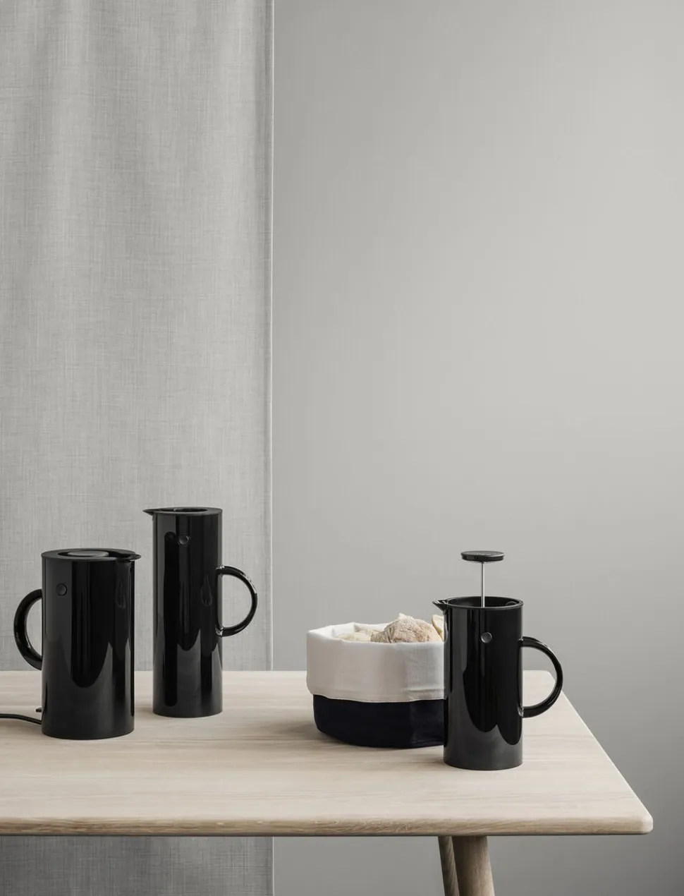 EM77 termokande 1 l, black