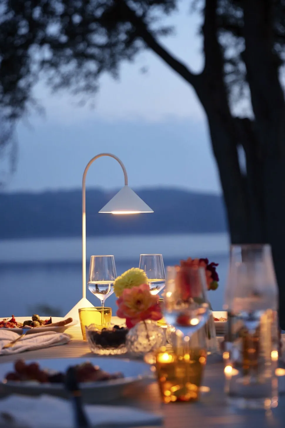 Grasp Portable Table Lamp H47
