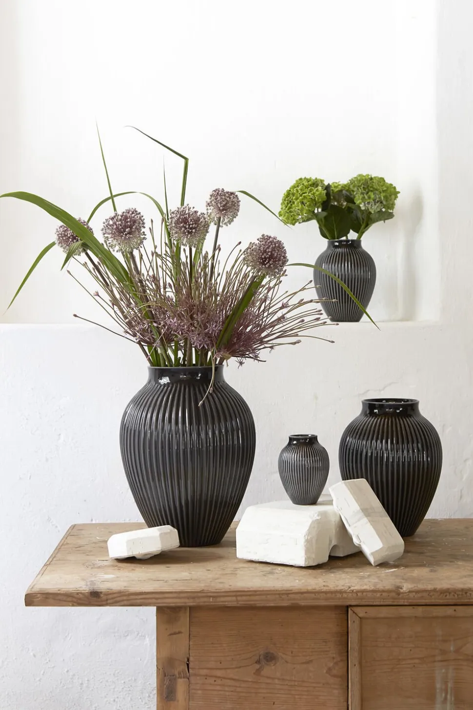 Knabstrup, vase, riller sort, 12,5 cm