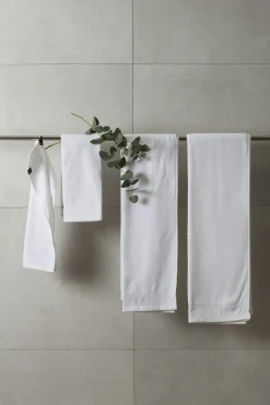 Lina Towel