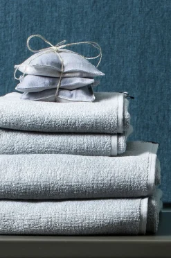 Lina Towel