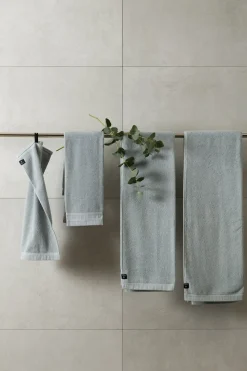 Lina Towel