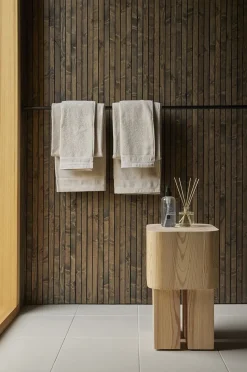 Lina Towel