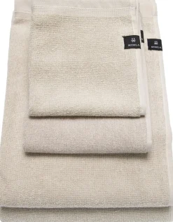 Lina Towel