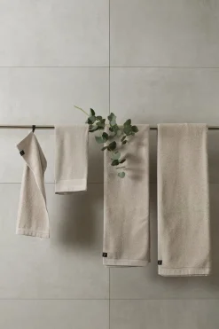 Lina Towel