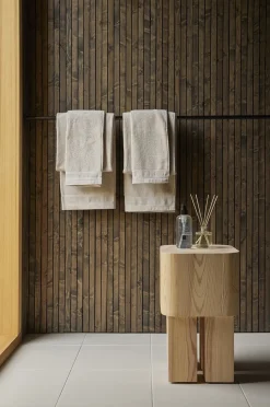 Lina Towel