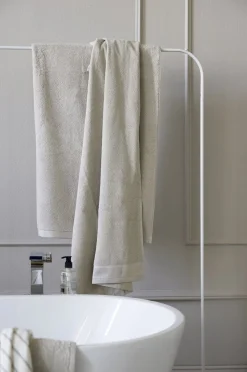 Lina Towel