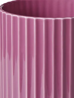 Lyngby Vase H20. 5 cm lilla porcelæn