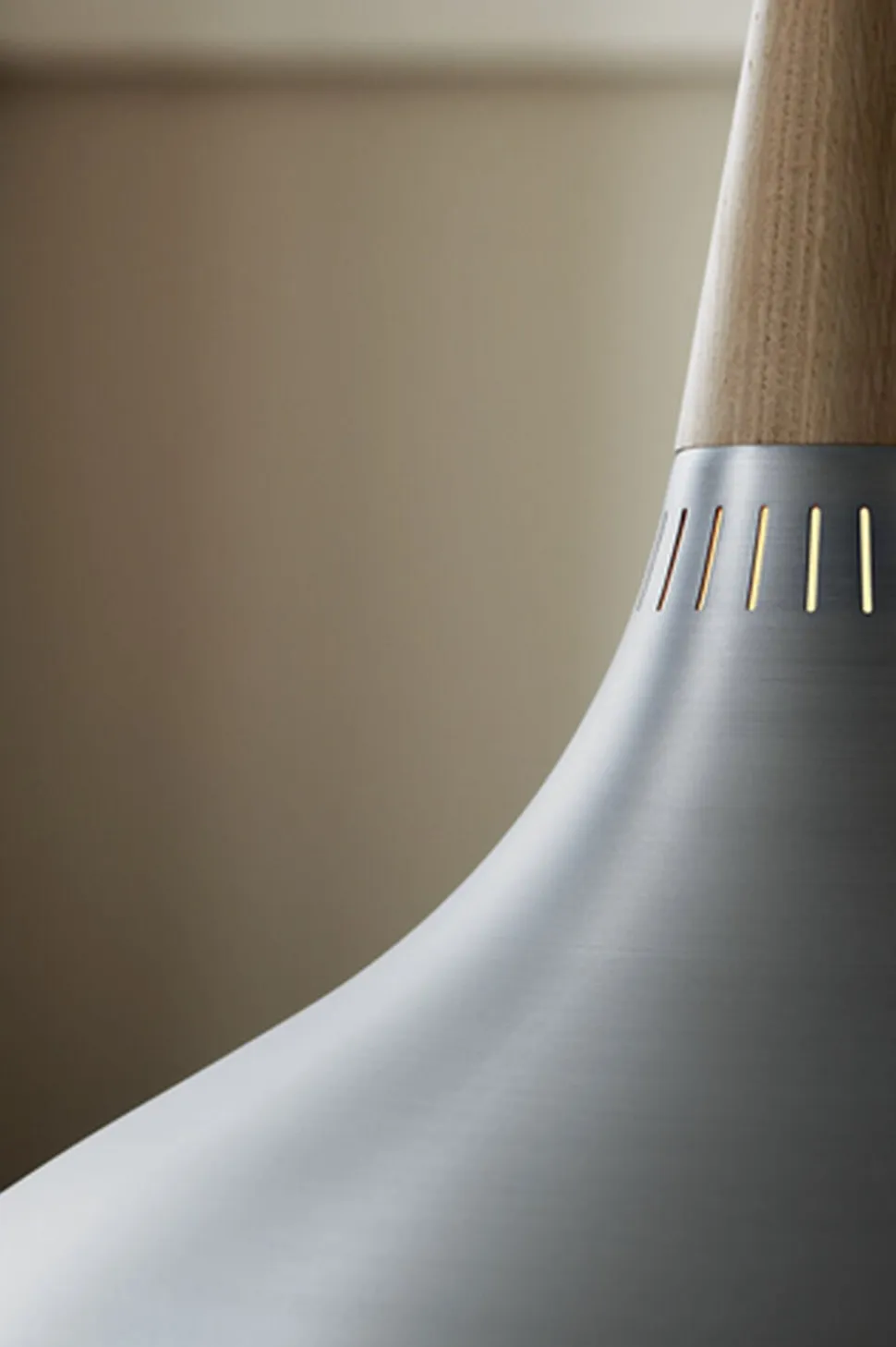 Orient™ P1, Aluminium/Oak