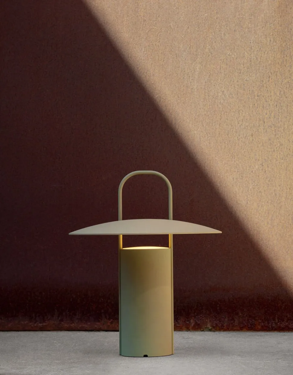 Ray Table Lamp Portable