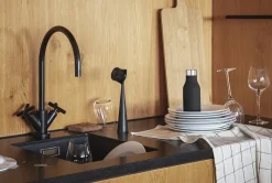 Squeeze sæbedispenser black