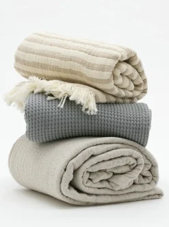 Stripe throw beige