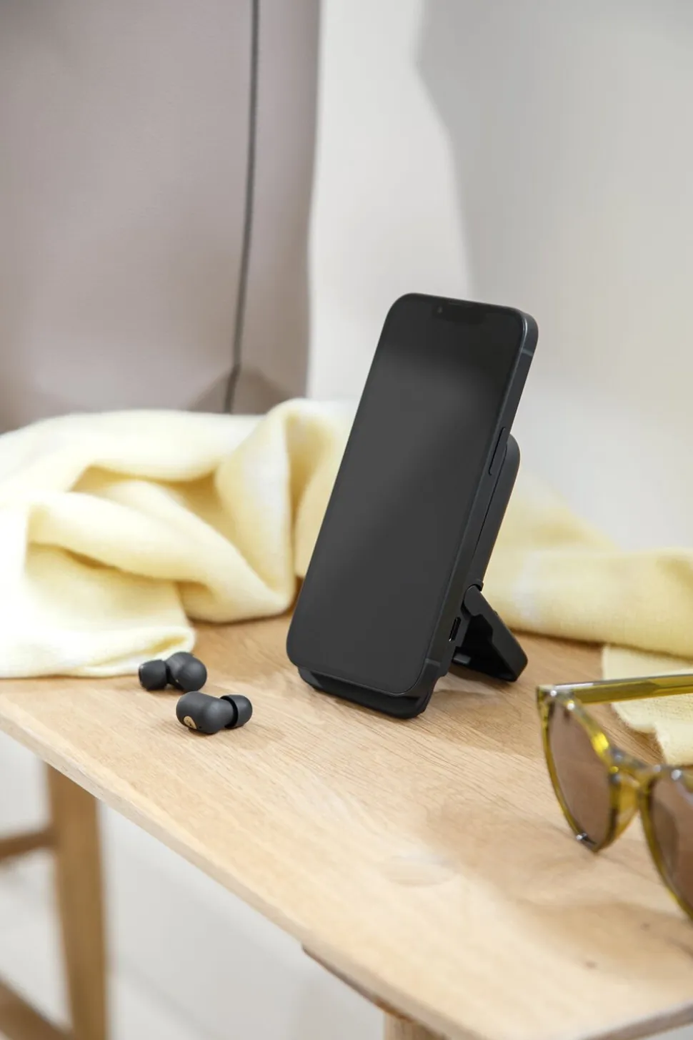 toCHARGE GO In-ear høretelefoner, trådløs opladning og powerbank