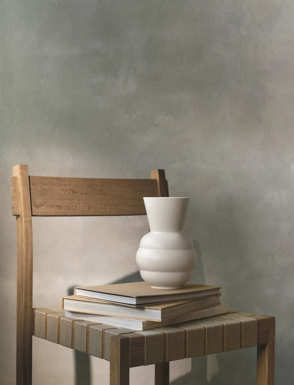 Tortus Archie vase No1 white