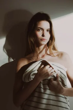UNA TOWEL